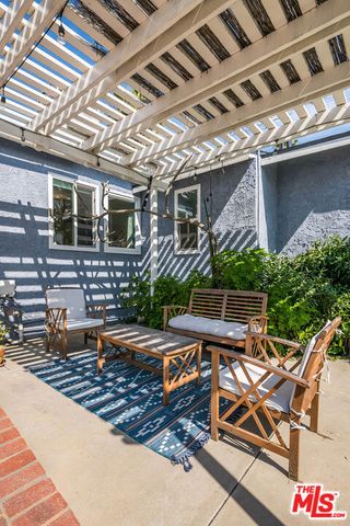 14716 Killion Street, Sherman Oaks, CA 91411