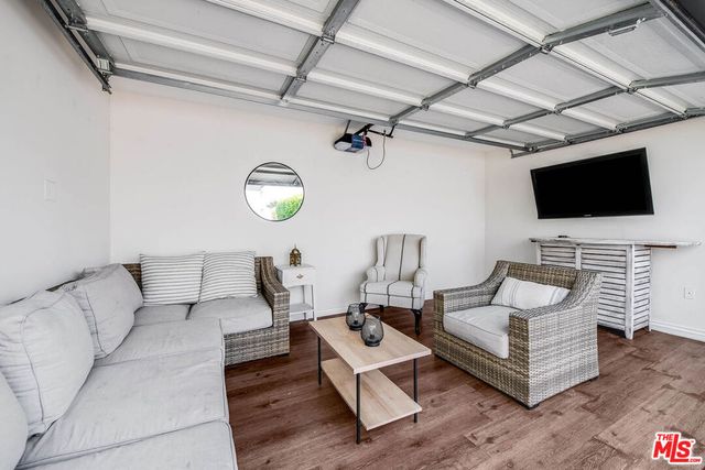 14716 Killion Street, Sherman Oaks, CA 91411