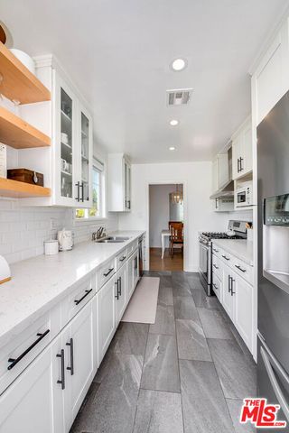 14716 Killion Street, Sherman Oaks, CA 91411