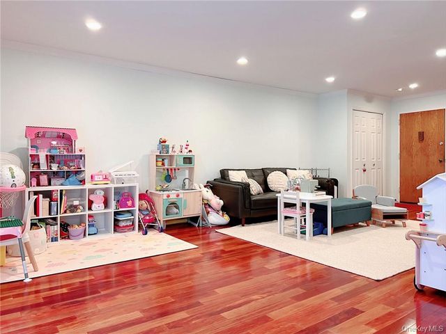 500 Central Park Avenue 117, Scarsdale, NY 10583