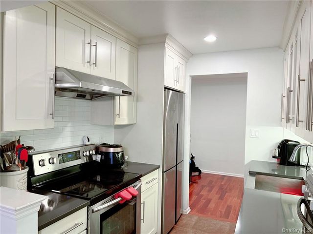 500 Central Park Avenue 117, Scarsdale, NY 10583
