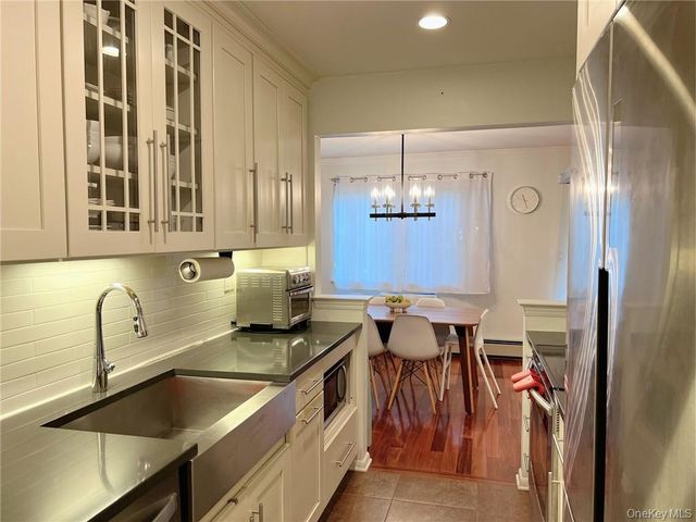 500 Central Park Avenue 117, Scarsdale, NY 10583