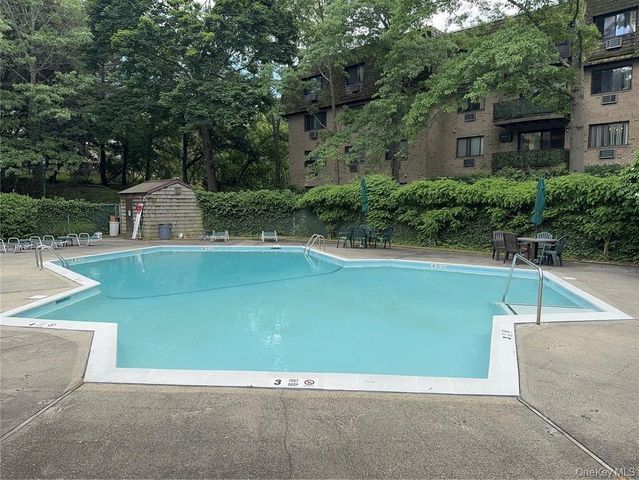 500 Central Park Avenue 117, Scarsdale, NY 10583