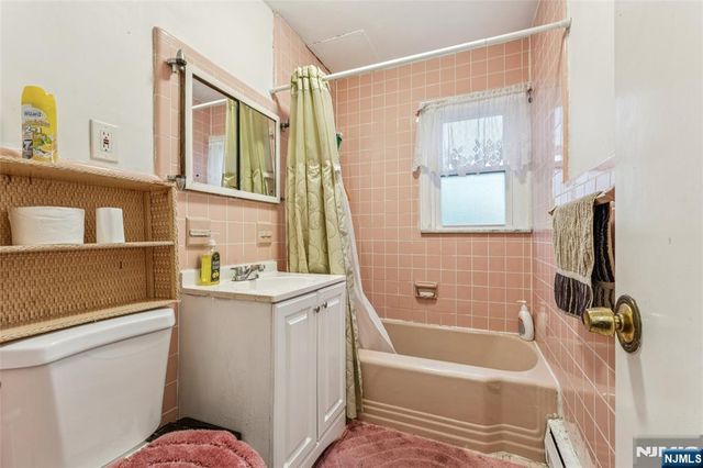 18 Gifford Court, Maplewood, NJ 07040