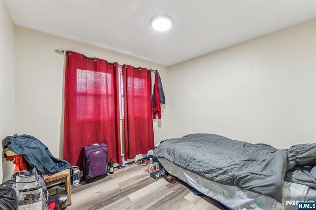 18 Gifford Court, Maplewood, NJ 07040