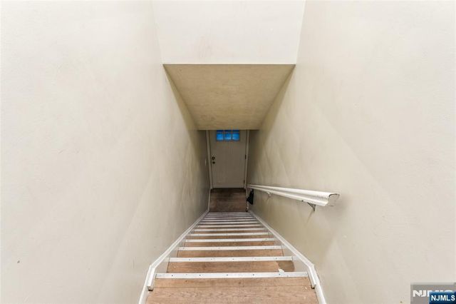 18 Gifford Court, Maplewood, NJ 07040