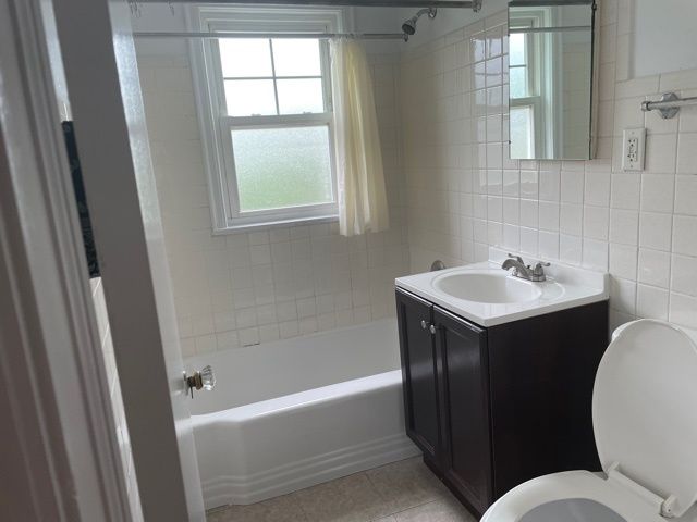 4237 W Nelson Street 2, Chicago, IL 60641