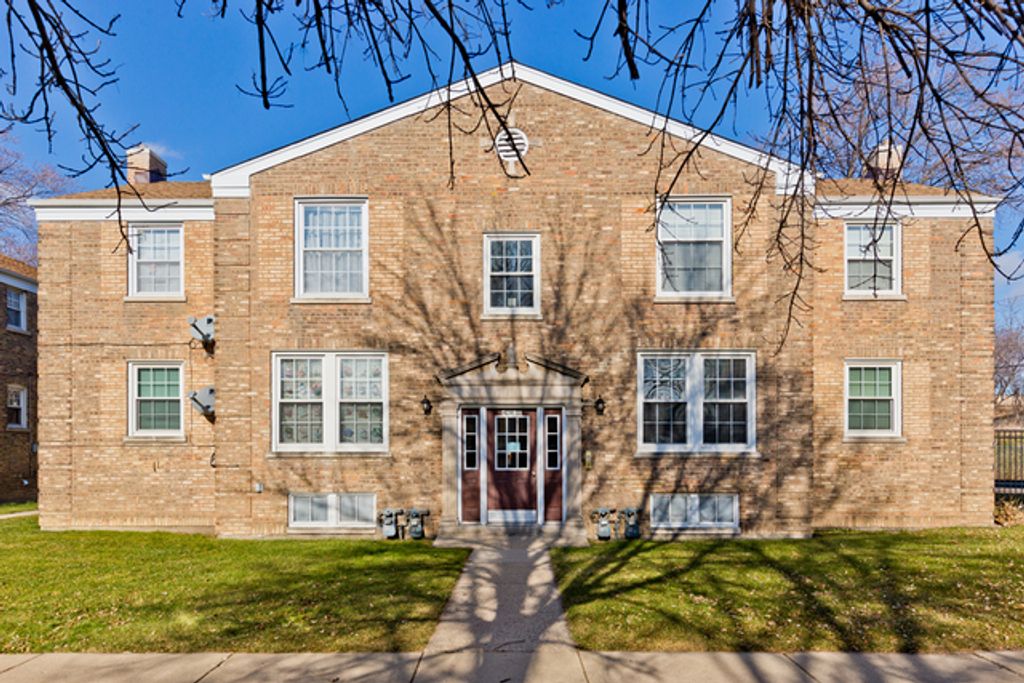 4237 W Nelson Street 2, Chicago, IL 60641