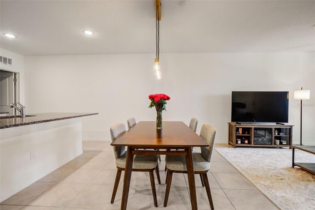 15098 WINDFLOWER ALLEY, Winter Garden, FL 34787