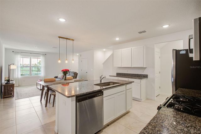 15098 WINDFLOWER ALLEY, Winter Garden, FL 34787