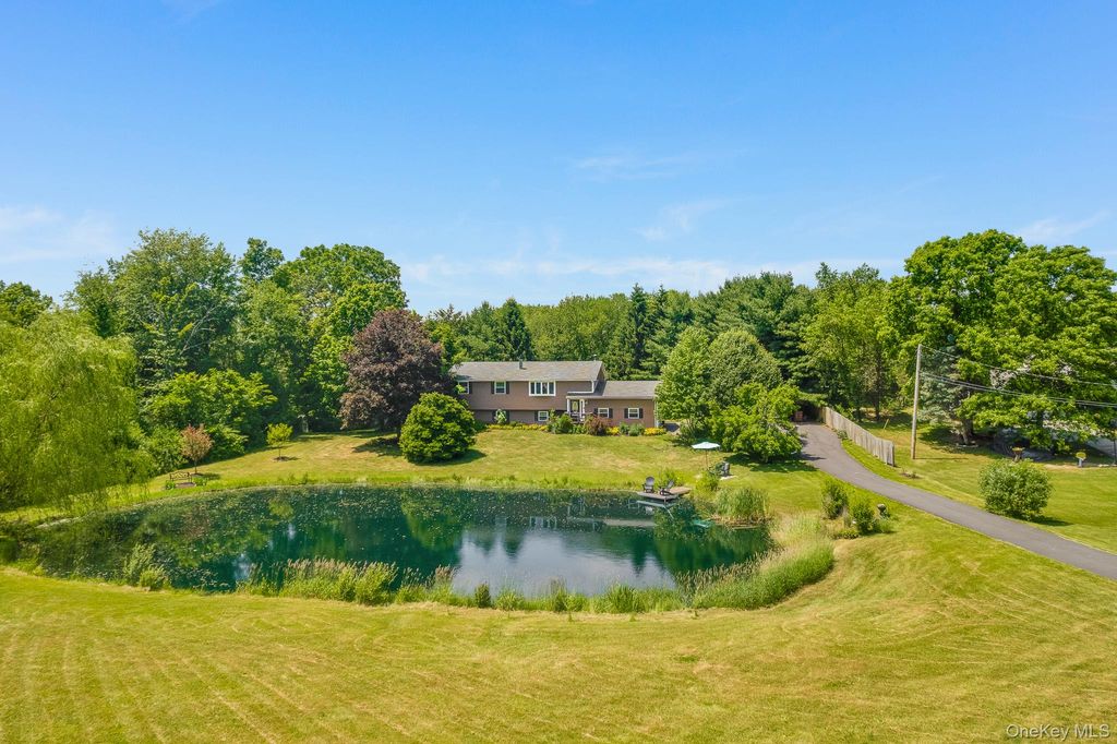 75 Creek Road, Staatsburg, NY 12580