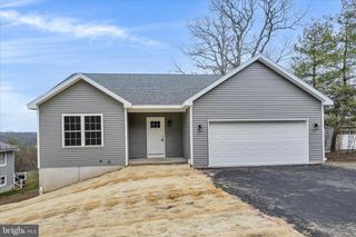 1753 RUNNING DEER DR, Auburn, PA 17922