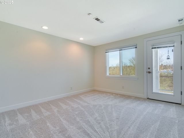 520 Se COLUMBIA RIVER Dr 323, Vancouver, WA 98661