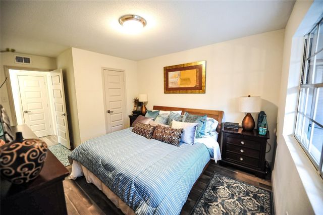 12633 Memorial Drive 71, Houston, TX 77024