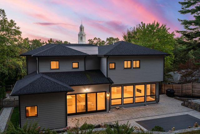 61 Lakeview Ave, Newton, MA 02460