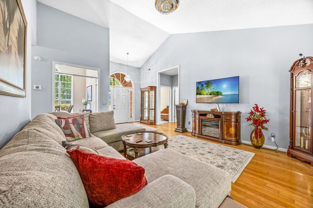3170 Hermitage Dr., Little River, SC 29566