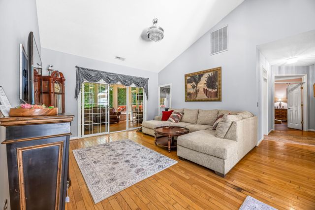3170 Hermitage Dr., Little River, SC 29566