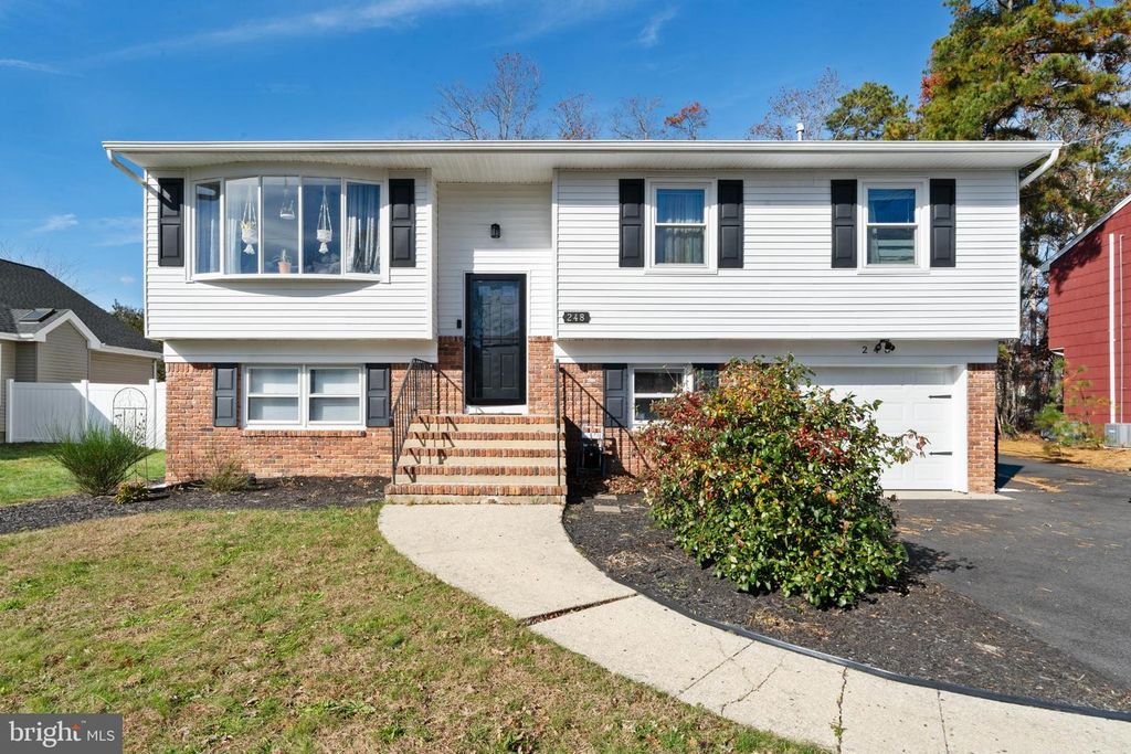 248 MIZZEN AVE, Manahawkin, NJ 08050