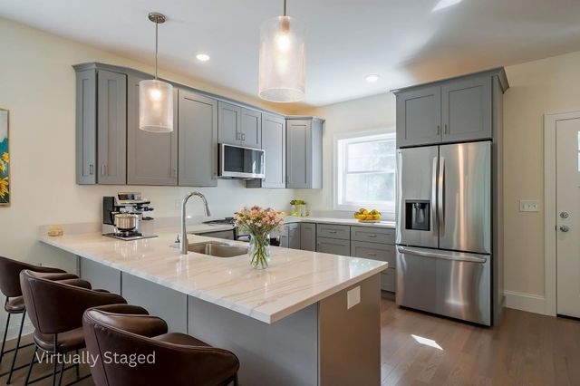 8 Wilderness Drive, Nashua, NH 03062