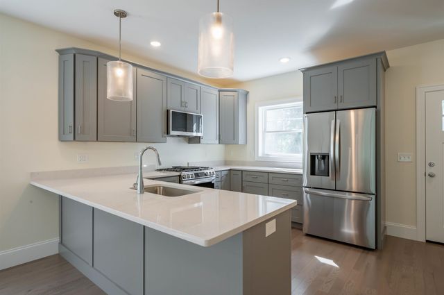 8 Wilderness Drive, Nashua, NH 03062