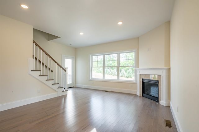 8 Wilderness Drive, Nashua, NH 03062