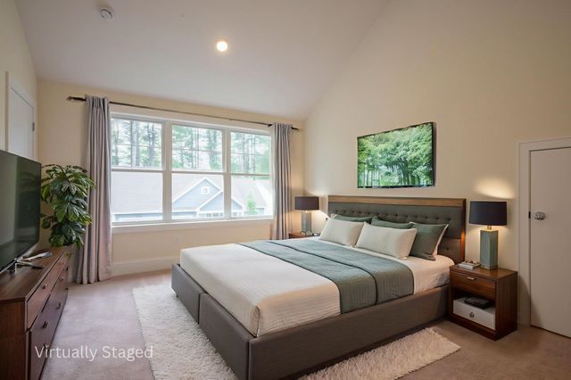 8 Wilderness Drive, Nashua, NH 03062