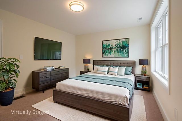 8 Wilderness Drive, Nashua, NH 03062