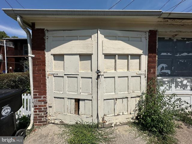 1941 BELLEVUE RD, Harrisburg, PA 17104