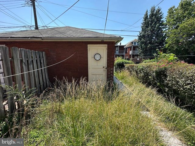 1941 BELLEVUE RD, Harrisburg, PA 17104