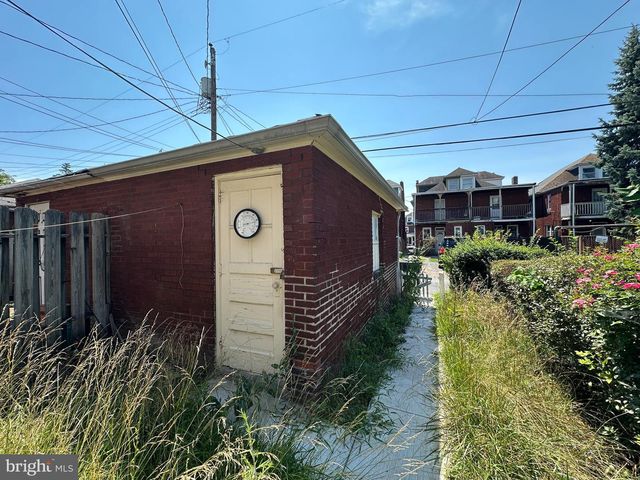 1941 BELLEVUE RD, Harrisburg, PA 17104
