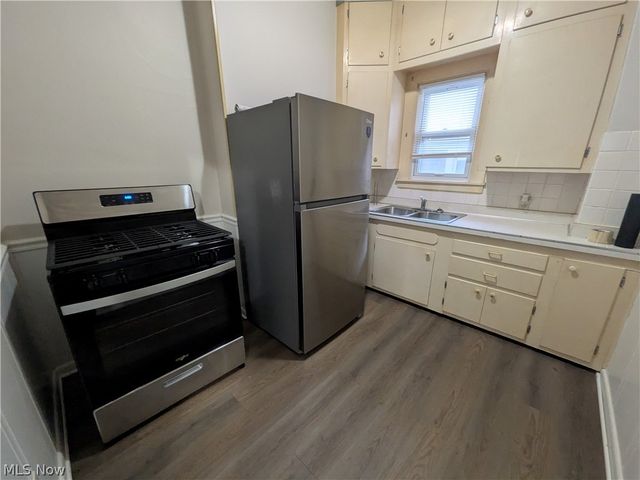 1881 Manchester Road 1, Akron, OH 44314