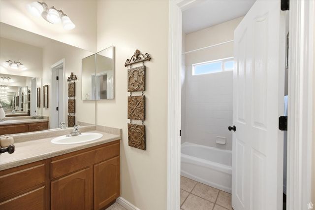 2842 W TABLE ROCK DR, Taylorsville, UT 84129