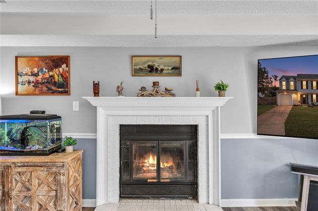 1041 Gauguin DR, Virginia Beach, VA 23454