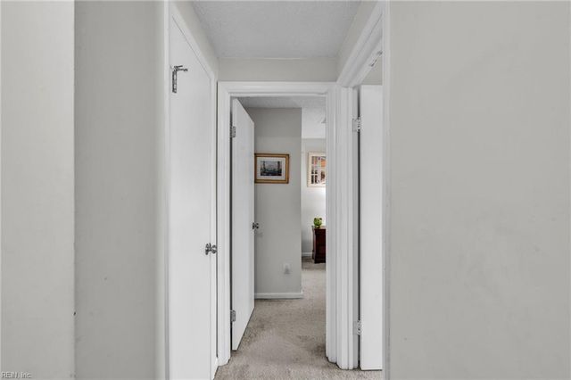 1041 Gauguin DR, Virginia Beach, VA 23454