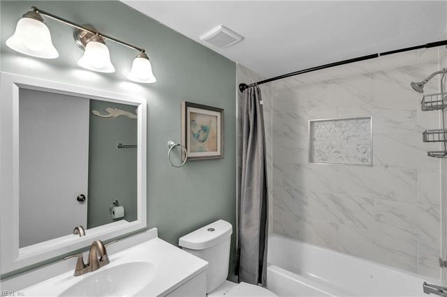 1041 Gauguin DR, Virginia Beach, VA 23454