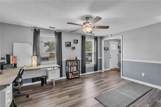1041 Gauguin DR, Virginia Beach, VA 23454