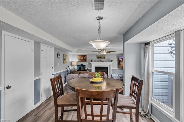 1041 Gauguin DR, Virginia Beach, VA 23454