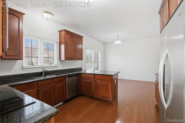 37225 Berkleigh Court, Farmington Hills, MI 48331