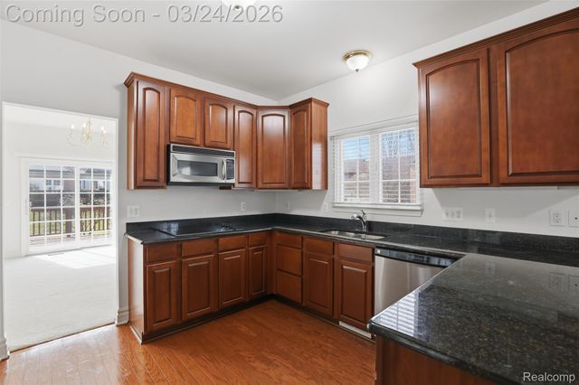 37225 Berkleigh Court, Farmington Hills, MI 48331