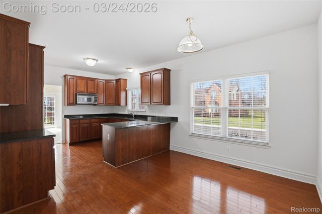 37225 Berkleigh Court, Farmington Hills, MI 48331