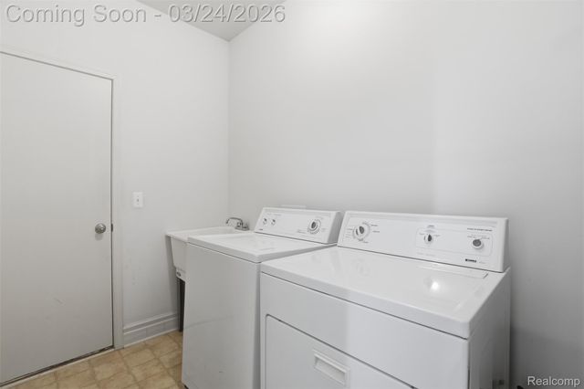 37225 Berkleigh Court, Farmington Hills, MI 48331