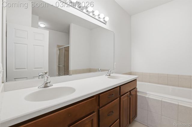 37225 Berkleigh Court, Farmington Hills, MI 48331