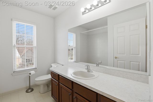 37225 Berkleigh Court, Farmington Hills, MI 48331