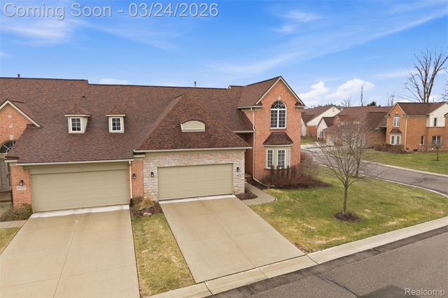 37225 Berkleigh Court, Farmington Hills, MI 48331