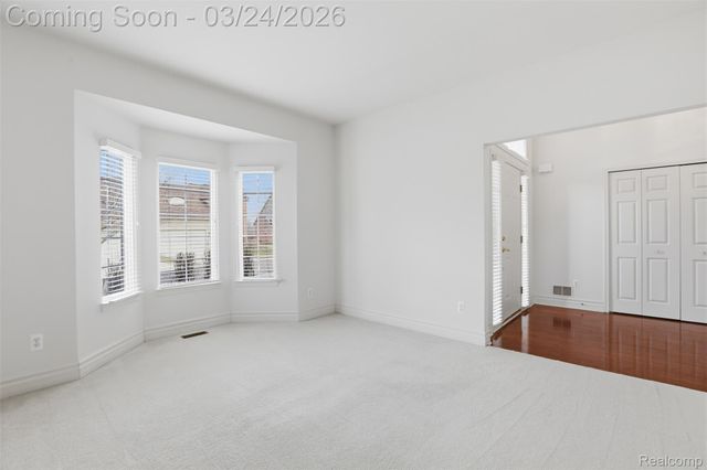 37225 Berkleigh Court, Farmington Hills, MI 48331