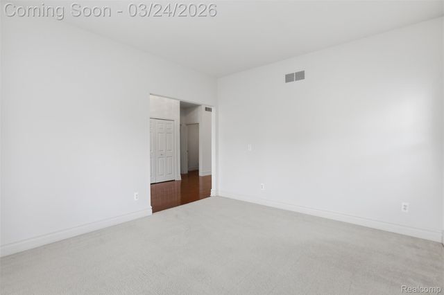 37225 Berkleigh Court, Farmington Hills, MI 48331