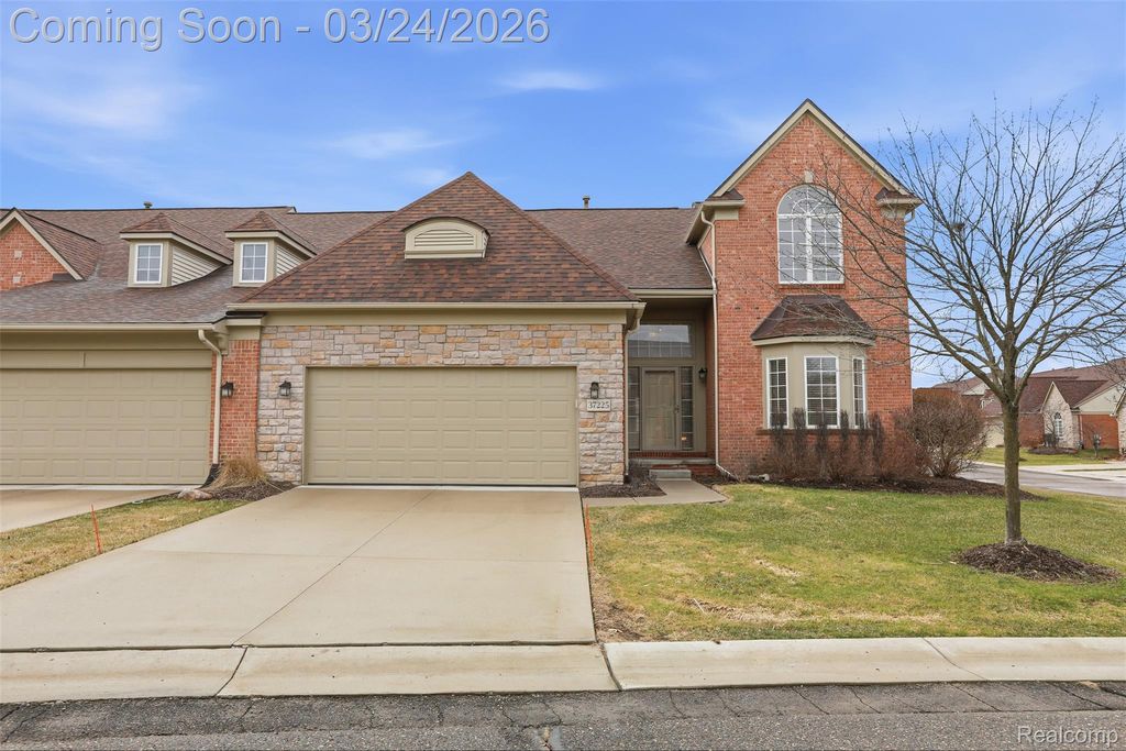 37225 Berkleigh Court, Farmington Hills, MI 48331