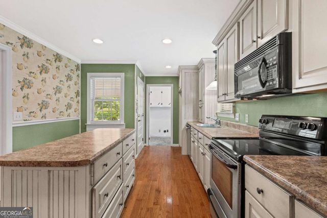 204 Sherwood Drive, Calhoun, GA 30701