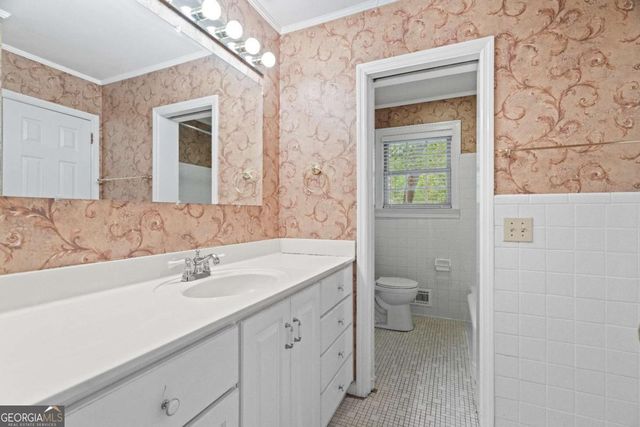 204 Sherwood Drive, Calhoun, GA 30701