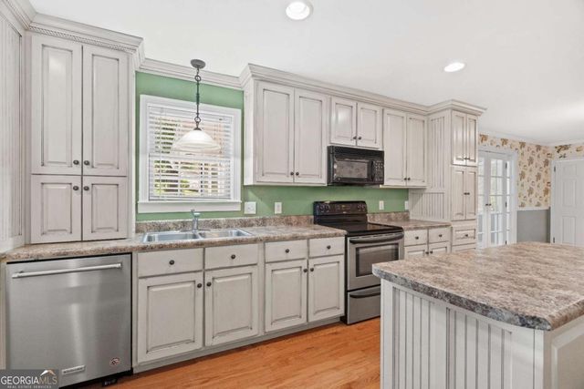 204 Sherwood Drive, Calhoun, GA 30701